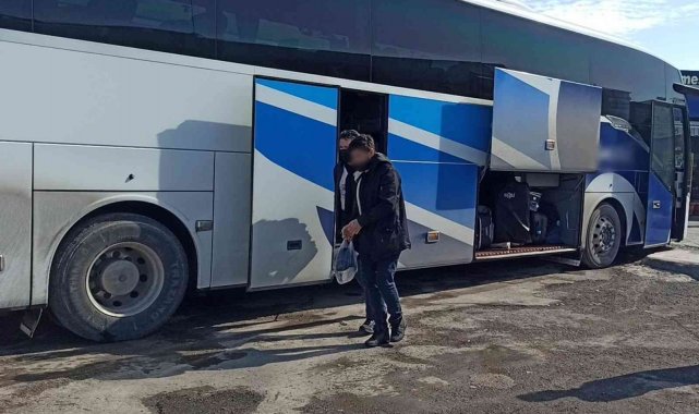 Şehirlerarası otobüsteki yolcunun üzerinden eroin çıktı