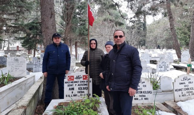 Şehit asteğmen kabri başında dualarla anıldı
