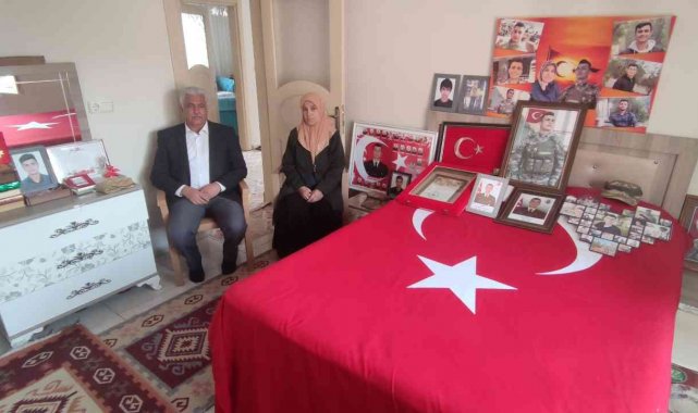 Şehit babası: "Biz evlatsız yaşarız da, bayrak, ülke, millet olmazsa yaşayamayız"