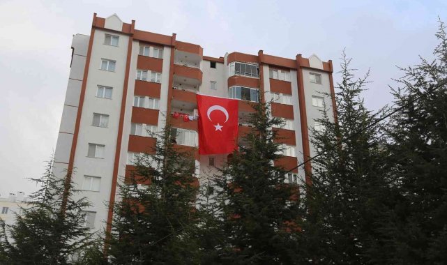 Şehit Eren'in annesine taziye ziyareti