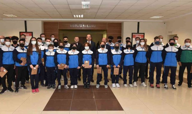 Selçuklu'da başarılı sporculara ödül