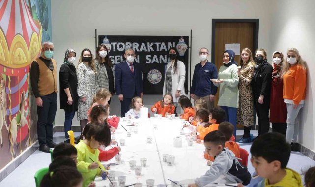 Seramik hamuruna şekil verdiler