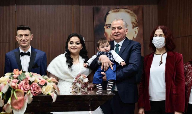 Sevgi Eli'nden genç çifte 14 Şubat sürprizi