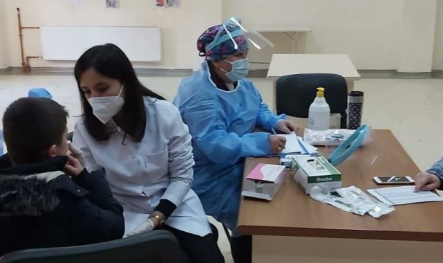 Sevgi evlerindeki çocuklara diş taraması yapıldı