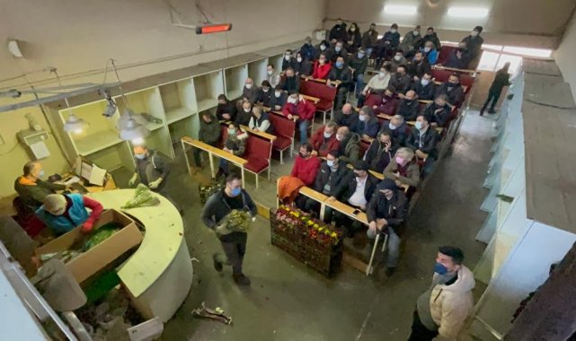 Sevgililer Günü öncesi mezatta kıyasıya yarıştılar