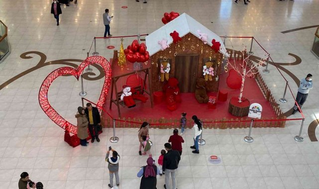 Sevgililer Günü'nde çiftlere Ceylan Karavil AVM'den jest