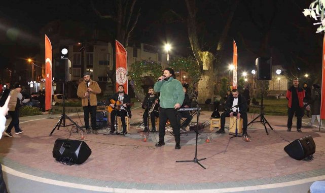 Sevgililer Gününde Gürsu&#039;da kalpler müzikle ısındı