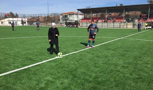 Seyitgazi Stadyumu ilk vuruşla açıldı