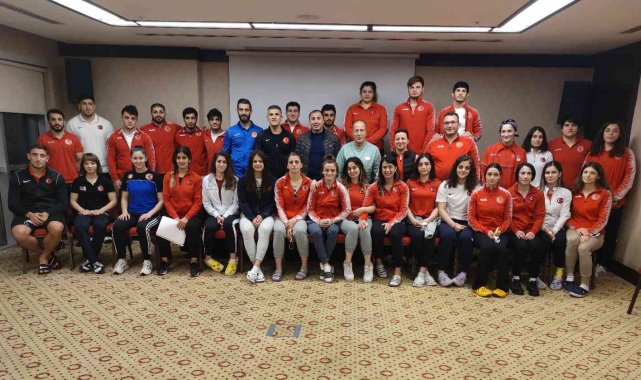 Sezer Huysuz'dan millilere ziyaret