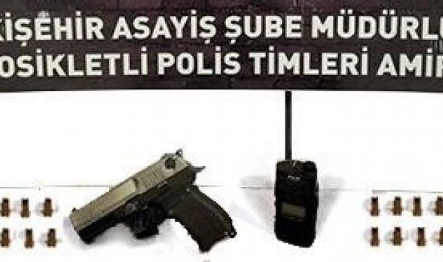 Silah ve telsizle gezerken yakalanan şüpheli tutuklandı