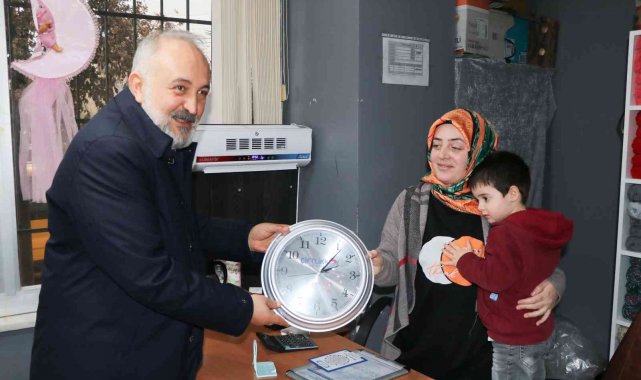 Silpagar, Çiftlikköy&#039;de yeni açılan işletmelere ruhsatlarını teslim etti