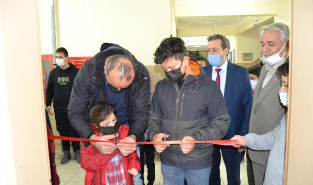 Simav'da vefat eden öğretmenin adı okulun kütüphanesine verildi