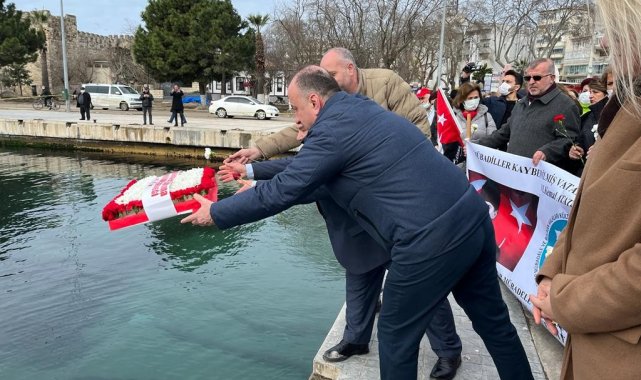 Sinop'ta mübadelenin 99. yıl dönümü nedeniyle denize çelenk bırakıldı