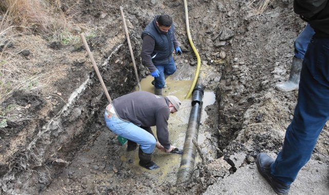 Sinop'ta şebeke suyu borusu patladı