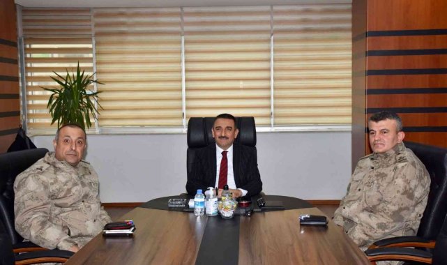 Şırnak Jandarma Bölge Komutanı Tekin Aktemur, Vali Hacıbektaşoğlu'nu ziyaret etti