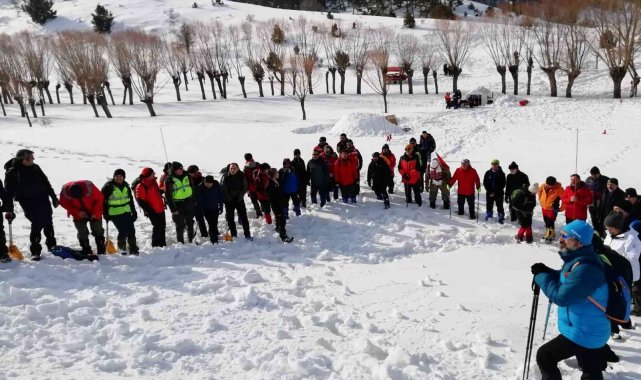 Sivas'ta çığ eğitimi verildi