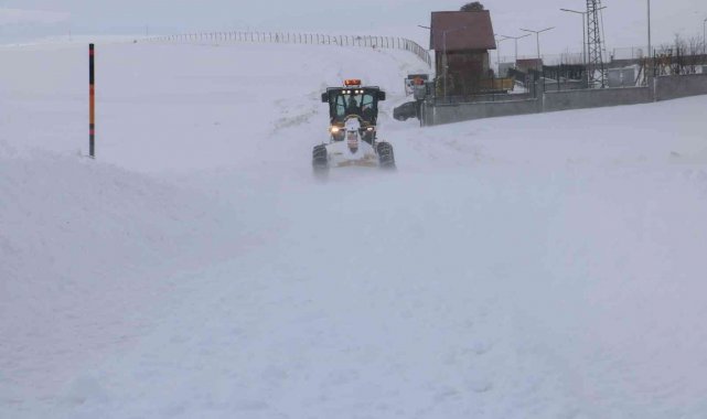 Sivas'ta kapanan yolların neredeyse yarısı ulaşıma açıldı