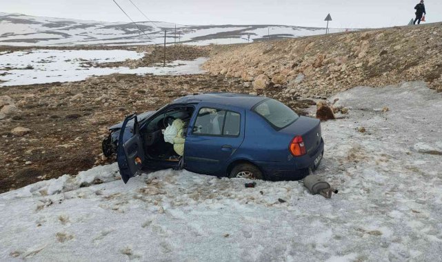 Sivas'ta trafik kazası 3 yaralı