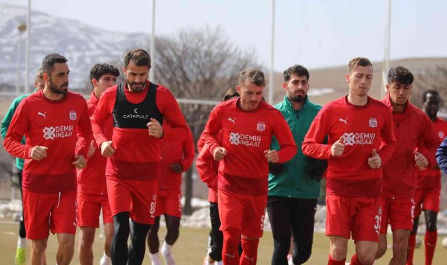 Sivasspor&#039;da Beşiktaş mesaisi devam ediyor