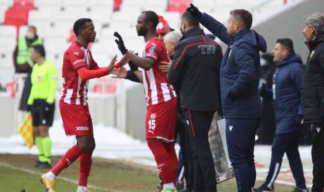 Sivasspor'da Moussa Konate ilk resmi maçına çıktı