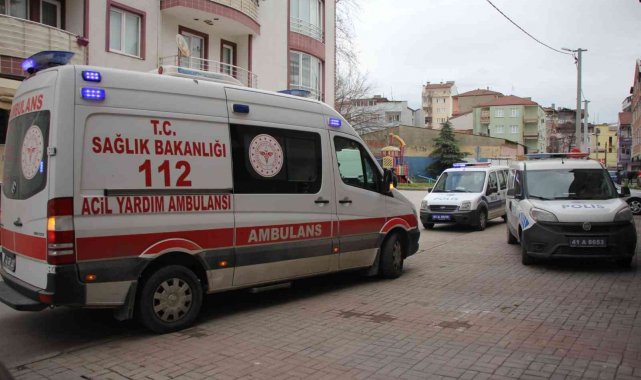 Sokak ortasında bıçaklı kavga: 1 yaralı