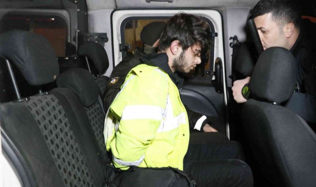 Sokak ortasında tartıştığı şahsı silahla vurdu, kaçmaya çalışırken yakalandı