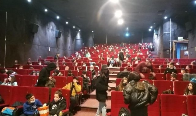 Sporcular İyi Ki varsın Eren'i izledi