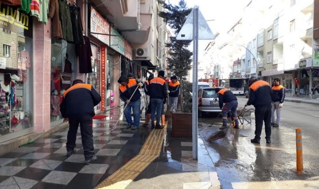 Sungurlu'da kum ve tuz katıntılarını temizliyor