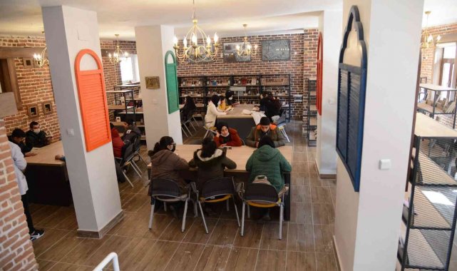 Sur ilçesinde gençlere ve çocuklara yeni ders çalışma mekanı