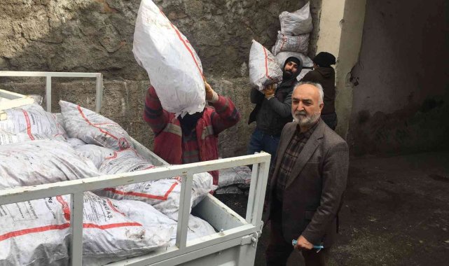Suriyelilere kömür yardımı