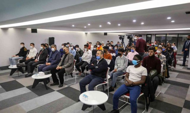 Talas&#039;ta &quot;Gençlerle Kitap Sohbetleri&quot;nin üçüncüsü gerçekleşti