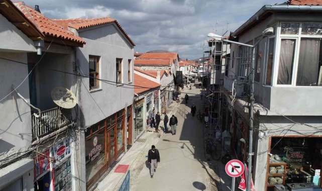 Tarihi çarşıda çalışmalar hızla ilerliyor