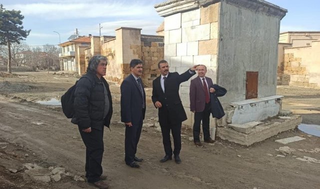 Tarihi kent meydanı çalışmaları sürüyor