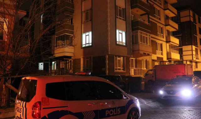 Tartıştığı sevgilisini sırtından bıçakladı