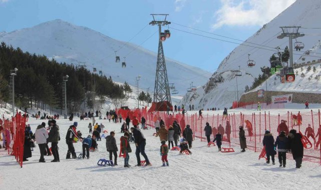 Tatilciler Erzurum'a akın ediyor, 10 günde 300 bin kişi ağırlandı