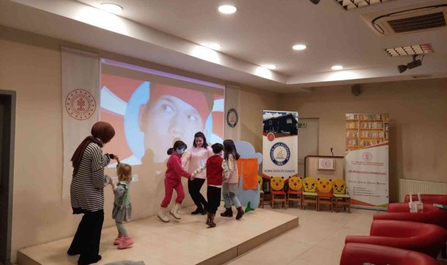 Tatilde öğrenciler kütüphaneyi tercih ediyor