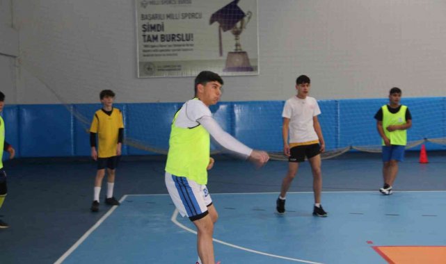 Tatvanlı gençler Ana Lig'e hazırlanıyor