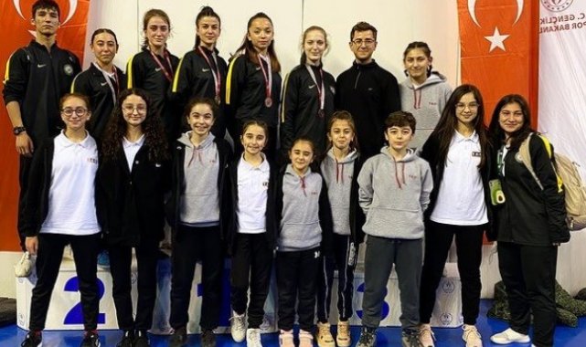 Tavşanlı Karate Okulu'ndan 50 madalya