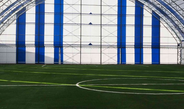 Tavşanlı'da halı saha inşaatı tamamlandı