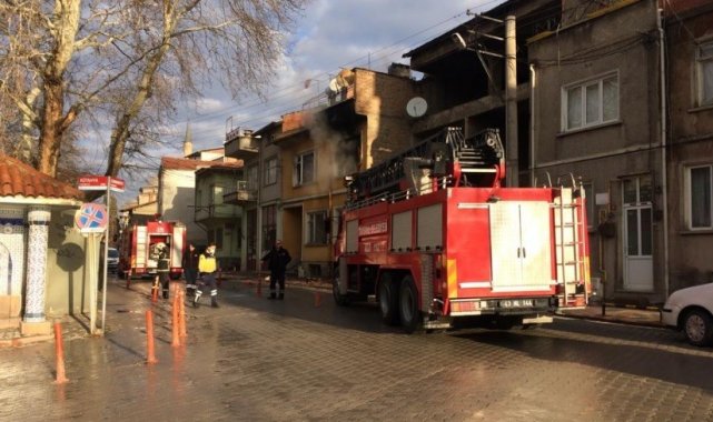 Tavşanlı'daki ev yangını korkuttu