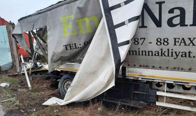 Tekirdağ'da kavşakta feci kaza: 2 yaralı