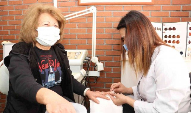 Toroslar'da Aktif Yaş Alma Projesinde büyüklerin yüzü gülüyor