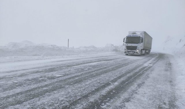Tunceli Erzincan yolu tır geçişine açıldı