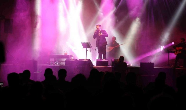 Türk Halk Müziği Sanatçısı Balkır Erzincanlılar ile buluştu