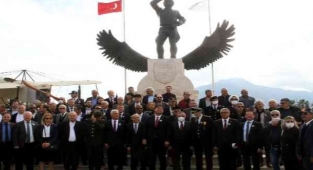 Türk havacılık tarihinin ilk pilotlarından Şehit Fethi Bey Fethiye'de anıldı