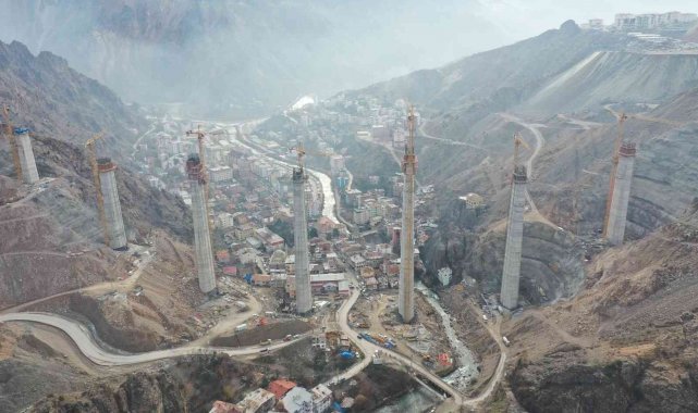 Türk mühendisler dev viyadükleri tamamlamanın mutluluğunu yaşıyor