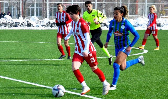 Turkcell Kadın Futbol Süper Ligi: Sivasspor: 1 - Çaykur Rizespor: 1