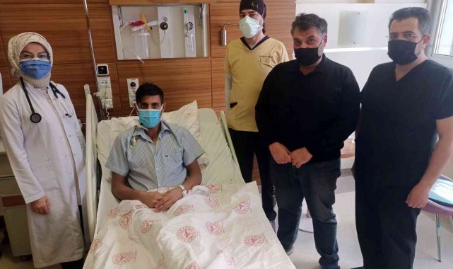 Türkiye&#039;de ilk kez yapılan ameliyatla sağlığına kavuştu