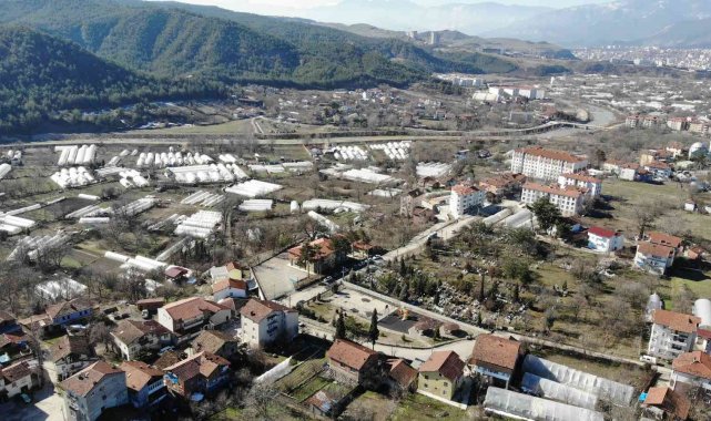 Türkiye&#039;nin en kalabalık ikinci köyü ünlü marka ile dünyayı giydiriyor