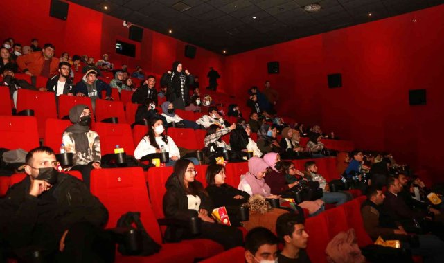 Tuşba Belediyesinden öğrencilere sinema jesti